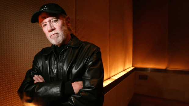 George Carlin estate sues over fake comedy special purportedly generated by AI 乔治·卡林遗产诉讼指控AI伪造喜剧特辑