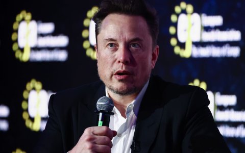 Elon Musk Says Neuralink Has Implanted Brain Chip in Human 马斯克称Neuralink 已实施首例人类大脑植入芯片手术